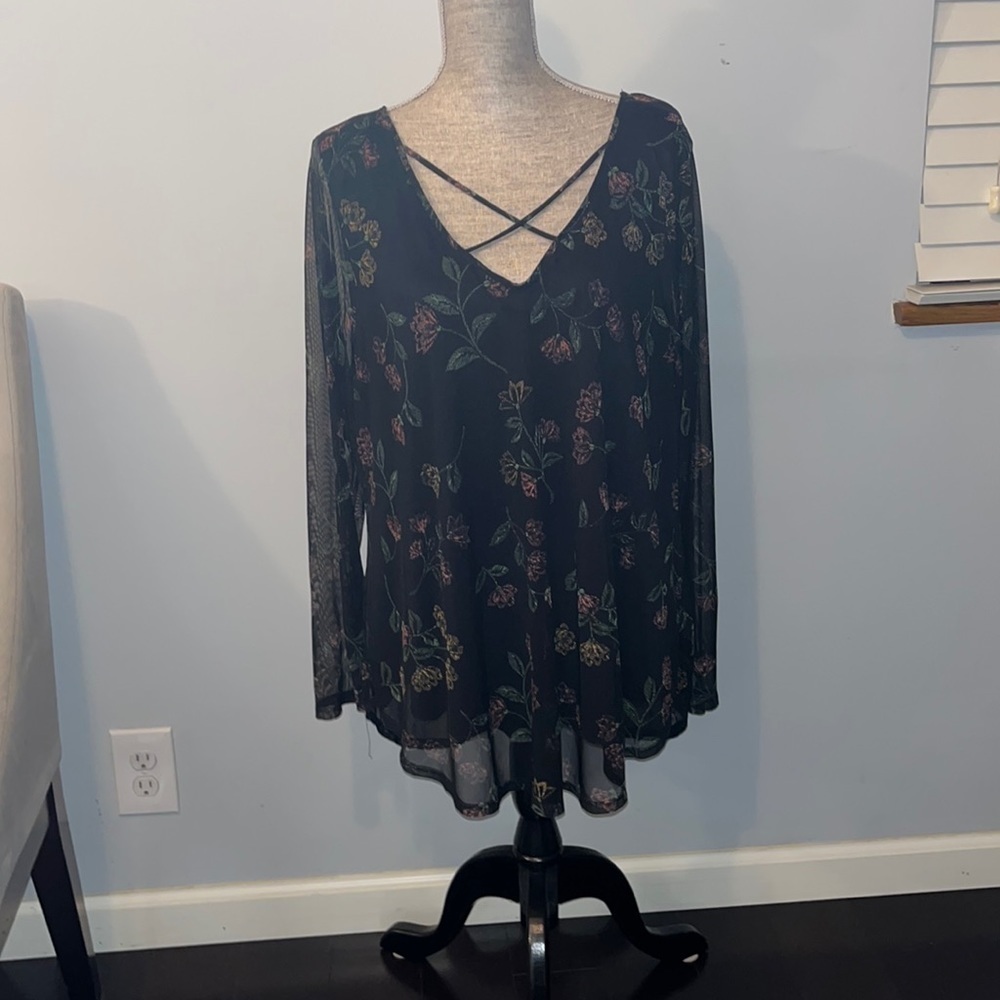 Vibe Sportswear size 3X sheer long sleeve tunic in black with floral print
